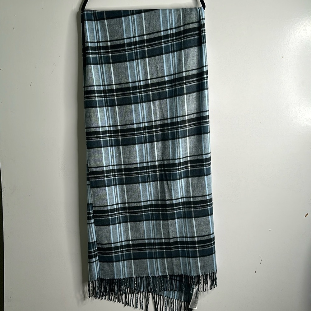 Gap blue plaid scarf outlander